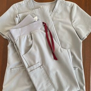 Figs Scrub Set (Cement)